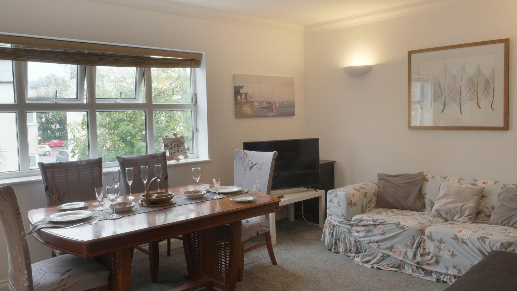 Bournemouth Beachfront Retreat 3 Bedroom 3 Bathroom Seaside B&B With Free Parking Exterior foto